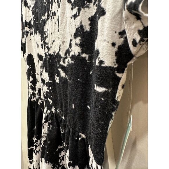 Abound Dresses & Skirts - Abound Women's Small Black White Tie Dye Jersey‎ Crew A-Line Mini Shirt Dress